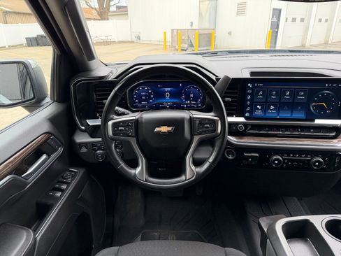 Used 2023 Chevrolet Silverado 1500 LT w/ Protection Package AWD/4WD image 2