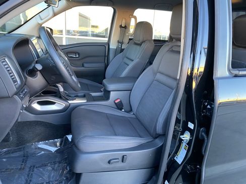 Used 2022 Nissan Frontier SV image 14