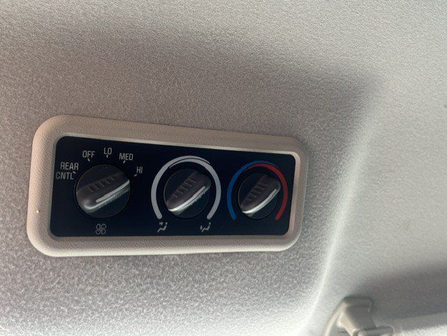 Used 2006 GMC Savana 2500 Passenger RWD image 12