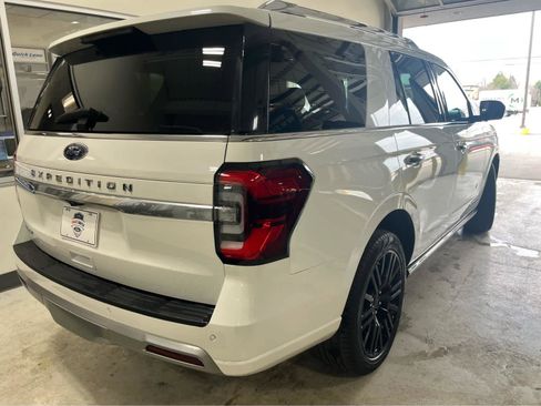 Used 2023 Ford Expedition Platinum AWD/4WD image 10