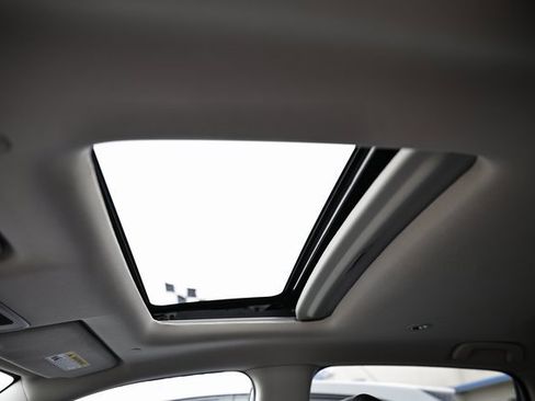 Certified 2024 Honda HR-V EX-L image 18