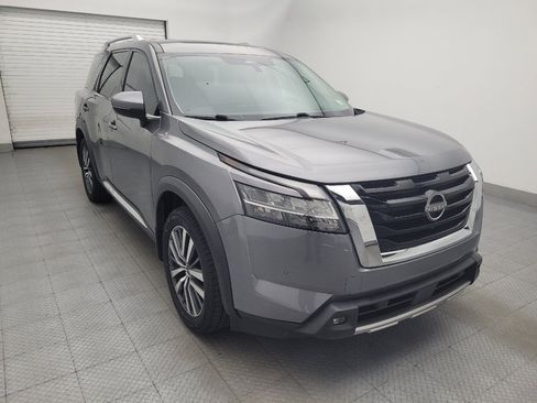 Used 2022 Nissan Pathfinder Platinum w/ Cargo Package FWD image 13