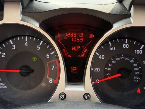 Used 2015 Nissan Juke SV w/ Technology Package AWD/4WD image 28