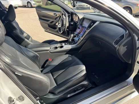 Used 2017 INFINITI Q60 3.0t w/ Premium Plus Package 3.0T image 21