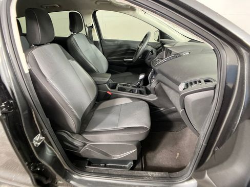 Certified 2019 Ford Escape SE image 6