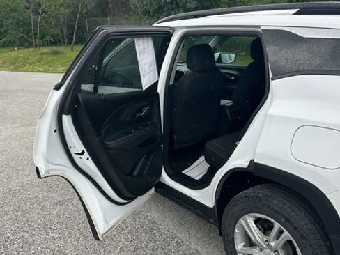 Certified 2023 GMC Terrain SLE w/ Driver Convenience Package AWD/4WD image 28