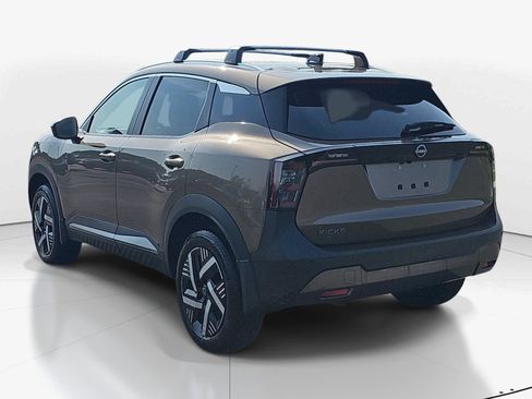 Used 2026 Nissan Kicks SV w/ SV Premium Package FWD image 6