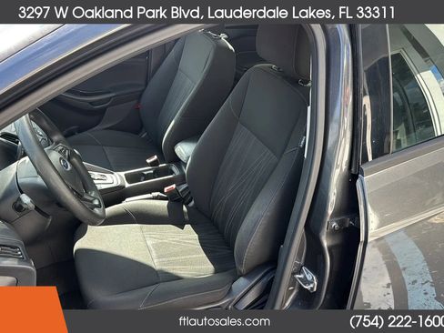 Used 2018 Ford Focus SE image 22