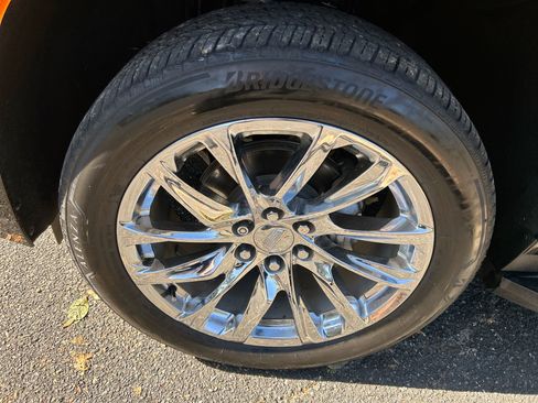 Certified 2023 Cadillac Escalade Premium Luxury w/ LPO, Radiant Package image 13