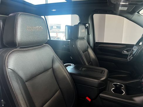 Used 2023 Chevrolet Suburban High Country w/ Advanced Technology Package image 32