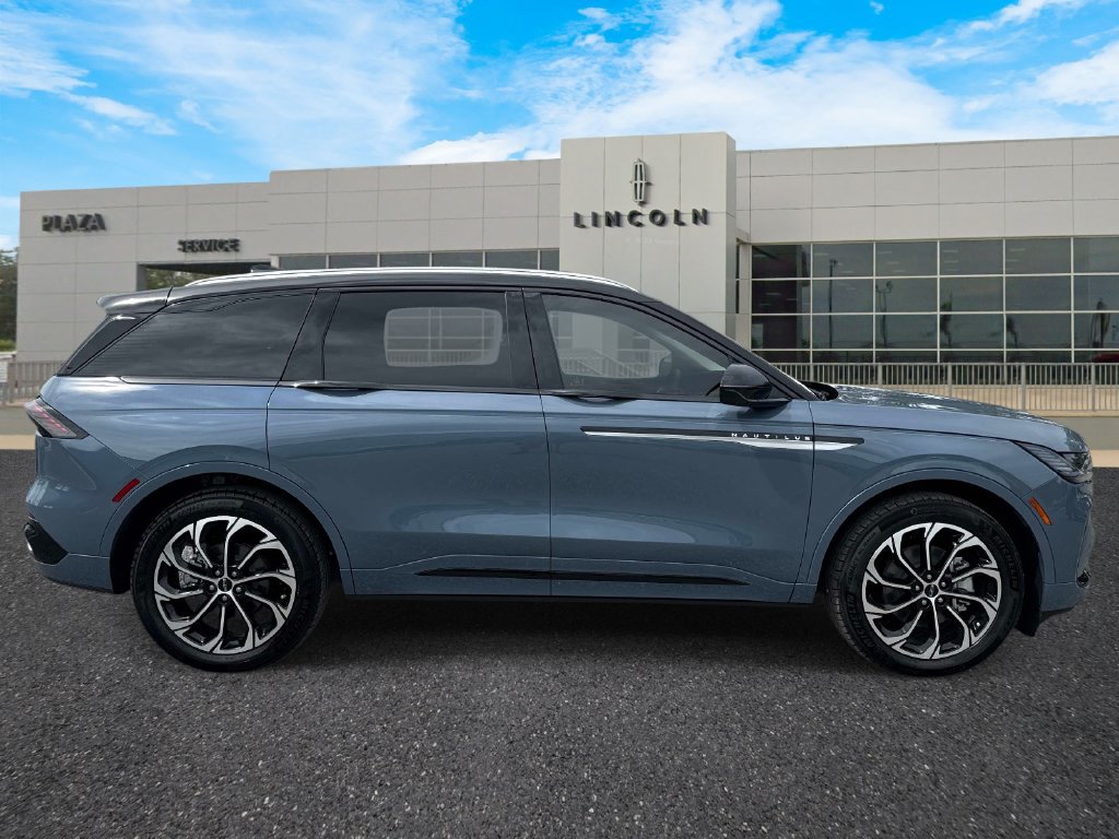 New 2026 Lincoln Nautilus Reserve AWD/4WD image 2