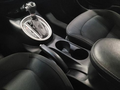 Used 2018 Kia Soul + FWD image 26