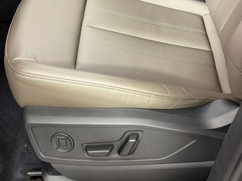 Certified 2025 Audi Q5 Premium w/ Convenience Package AWD/4WD image 15