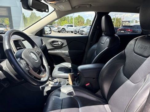 Used 2015 Jeep Cherokee Limited w/ Trailer Tow Group AWD/4WD image 6