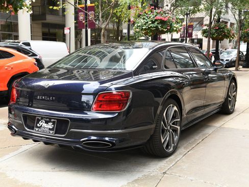 New 2025 Bentley Flying Spur Plug-In Hybrid image 4