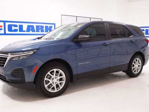 Used 2024 Chevrolet Equinox LS w/ Driver Confidence II Package FWD image 34