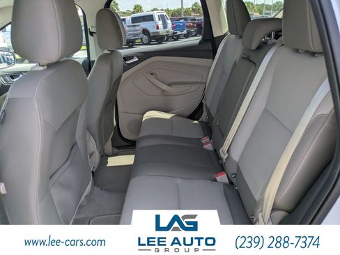 Used 2016 Ford Escape SE FWD image 12