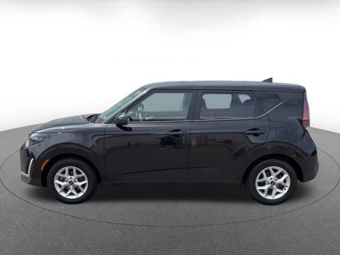 Used 2025 Kia Soul LX w/ LX Technology Package FWD image 9