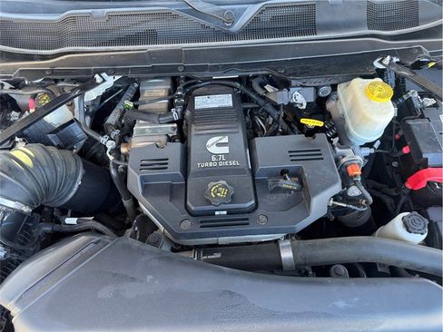 Used 2021 RAM 5500 Tradesman w/ Chrome Appearance Group image 8