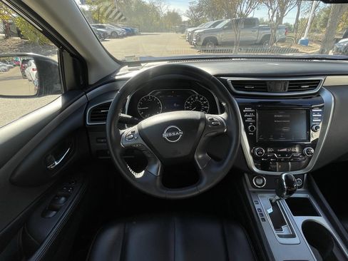 Used 2023 Nissan Murano SV image 11