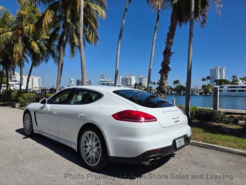 Used 2015 Porsche Panamera S image 5