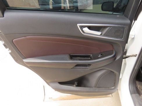 Used 2020 Ford Edge Titanium w/ Equipment Group 301A FWD image 17