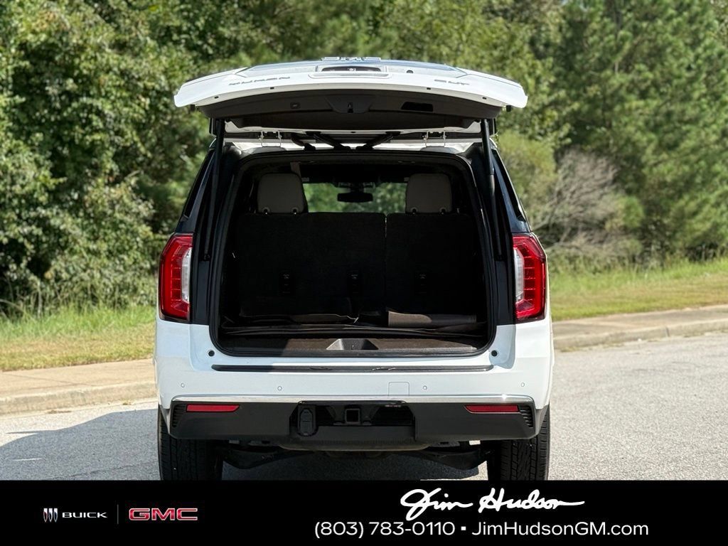 Used 2022 GMC Yukon XL SLT w/ SLT Luxury Package RWD image 17