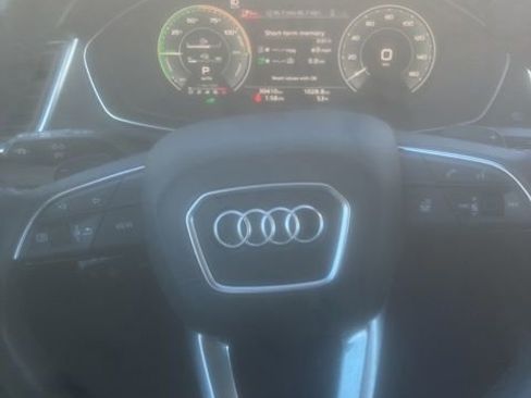 Used 2023 Audi Q5 e Premium Plus image 6