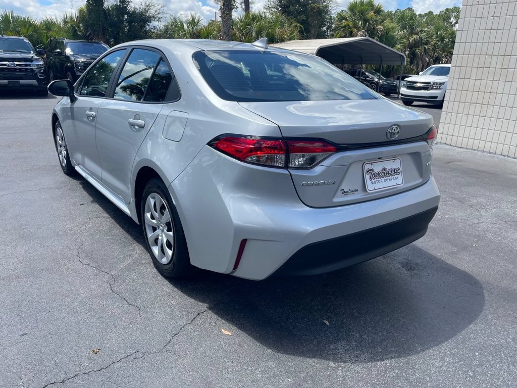 Used 2025 Toyota Corolla LE FWD image 3
