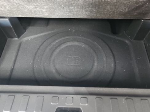 Used 2018 Chevrolet Equinox LT image 34