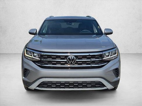 Used 2023 Volkswagen Atlas Cross Sport SE FWD image 2
