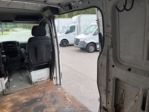 Used 2016 Mercedes-Benz Sprinter 144 Cargo image 25