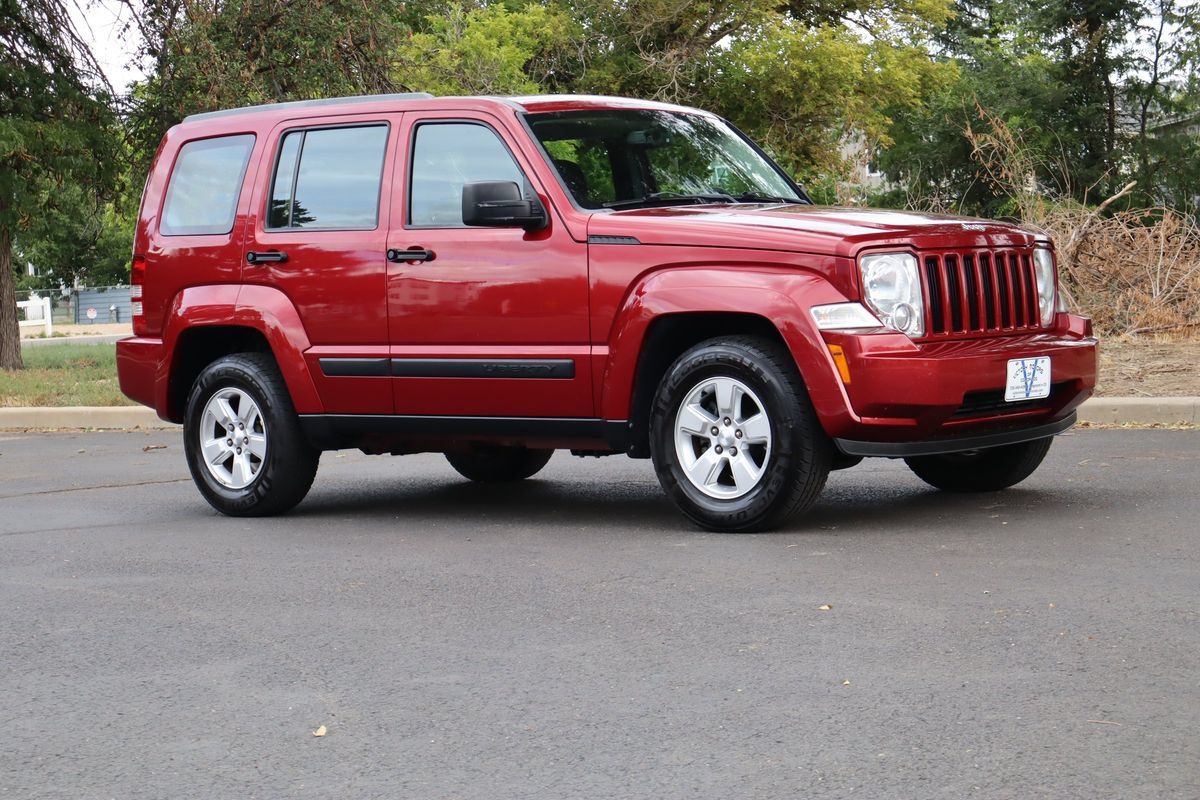 Used 2012 Jeep Liberty Sport w/ Driver Convenience Group AWD/4WD image 2