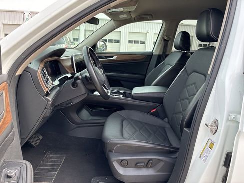 Used 2024 Volkswagen Atlas SE image 10