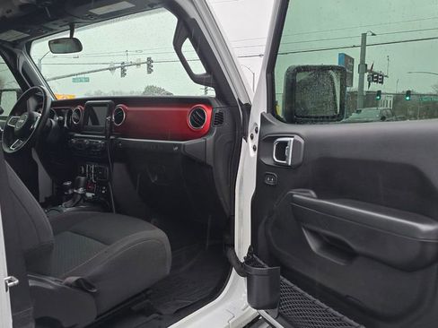 Used 2019 Jeep Wrangler Unlimited Rubicon w/ Steel Bumper Group image 10