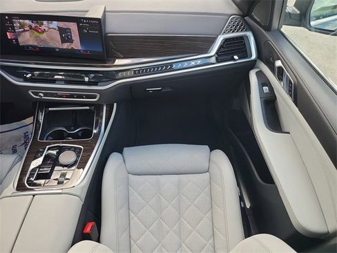 Used 2023 BMW X7 xDrive40i w/ Premium Package image 20