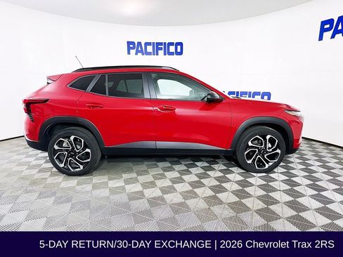 Used 2026 Chevrolet Trax RS w/ Sunroof Package image 9