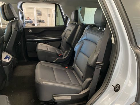 New 2026 Lincoln Navigator Reserve image 12