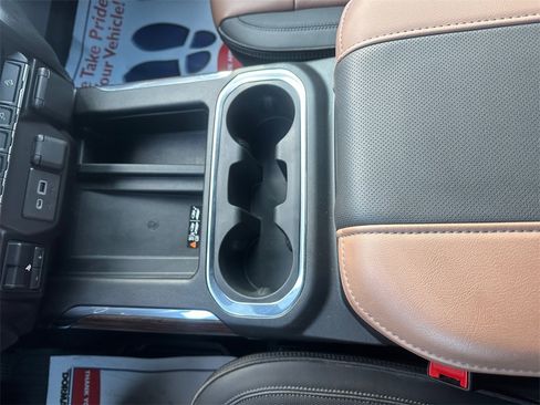 Used 2023 Chevrolet Silverado 2500 High Country w/ Technology Package image 11