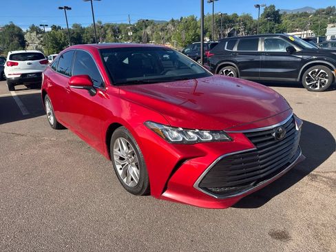 Used 2021 Toyota Avalon XLE w/ Moonroof Package FWD image 6