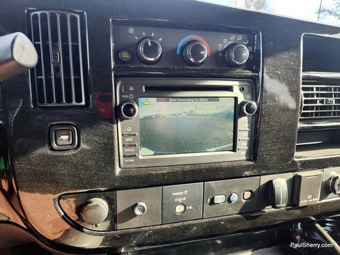 Used 2018 GMC Savana 2500 w/ Enhanced Convenience Package image 48