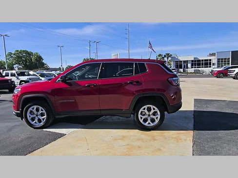 Used 2025 Jeep Compass Sport AWD/4WD image 28