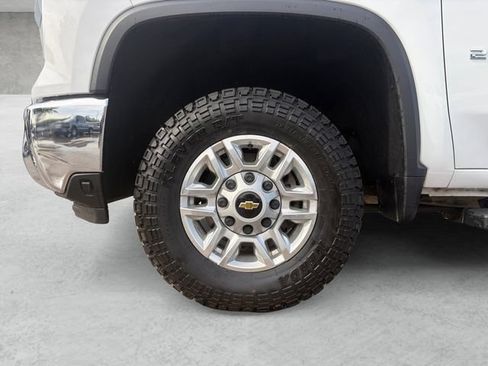 Used 2024 Chevrolet Silverado 2500 LT AWD/4WD image 23