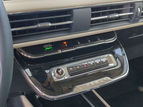 New 2025 Lincoln Corsair AWD w/ Equipment Group 101A image 17