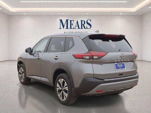 Used 2023 Nissan Rogue SV FWD image 3