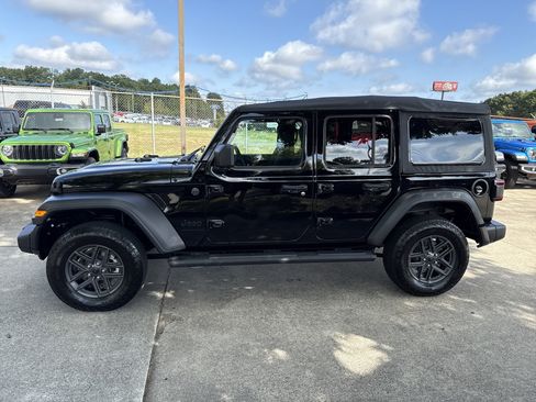 Used 2025 Jeep Wrangler Sport S image 4