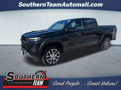 Used 2024 Chevrolet Colorado Z71 w/ Z71 Convenience Package 2