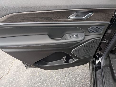 New 2026 Jeep Grand Cherokee L Limited AWD/4WD image 23