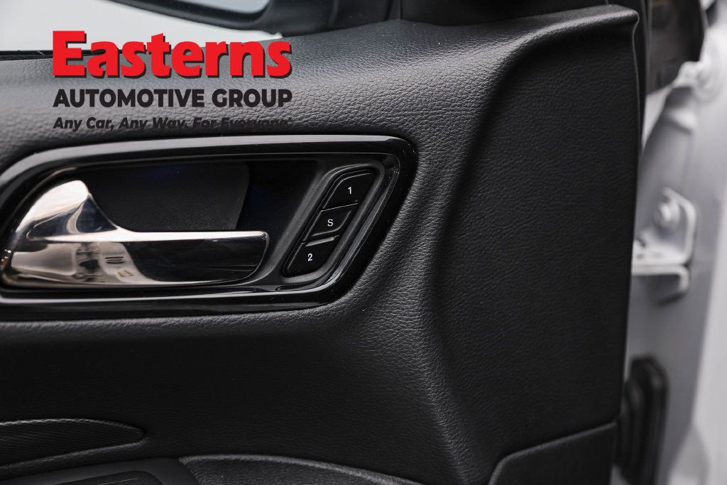 Used 2024 Dodge Durango GT RWD image 23