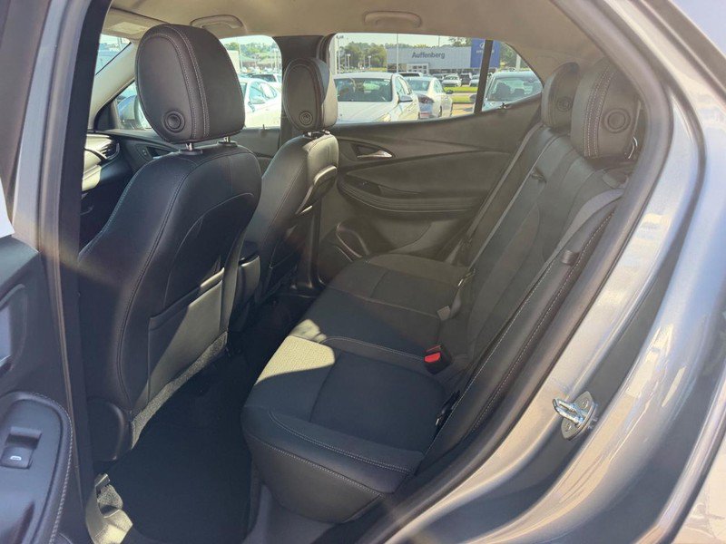 Used 2023 Buick Encore GX Select w/ Sport Touring Package FWD image 9